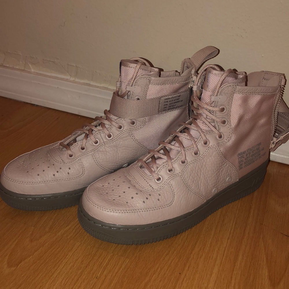 Air Force 1 Mid